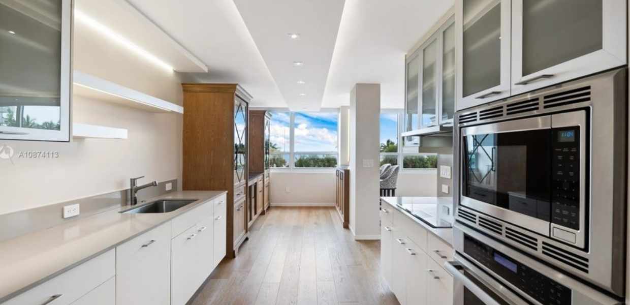 3 Apartamentos en Coconut Grove dentro de una isla
