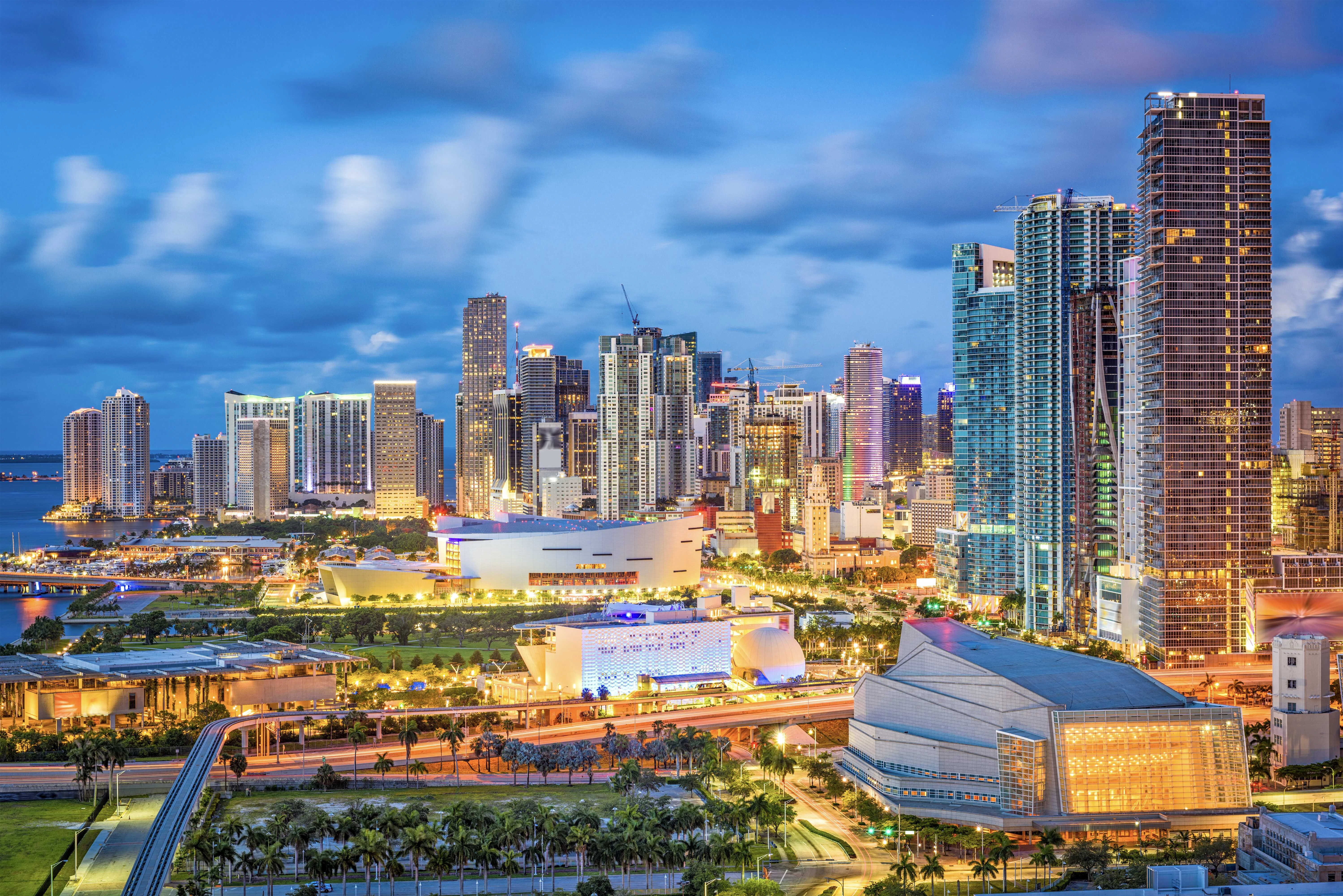 Skyline de Downtown Miami al atardecer