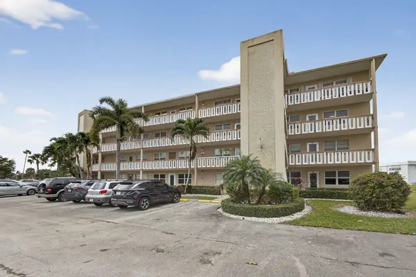Wellington Condos in West Palm Beach, Florida