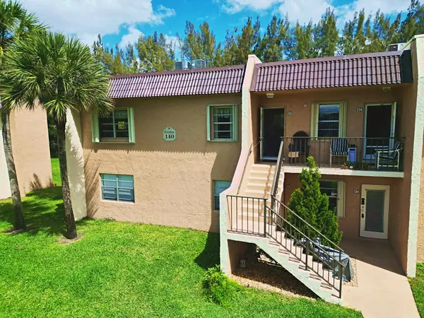 Golden Lakes Village (150 Lake Meryl) in West Palm Beach, Florida