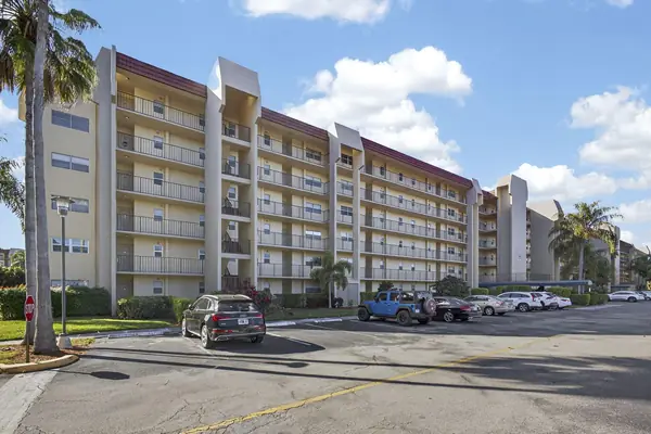 Poinciana Place, Lake Worth
