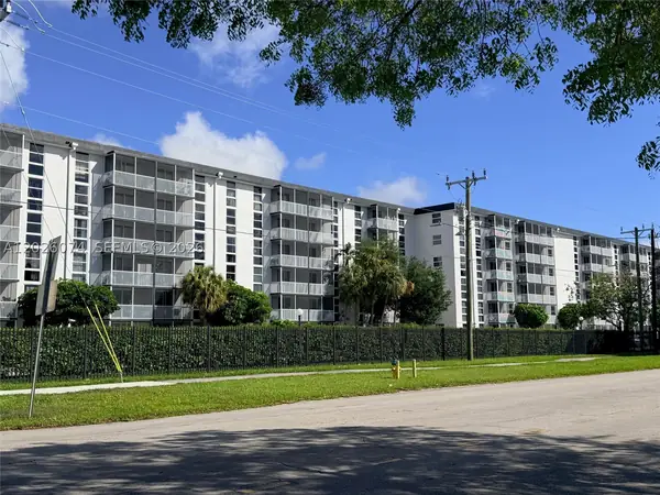 Woodside Apartments, North Miami Beach