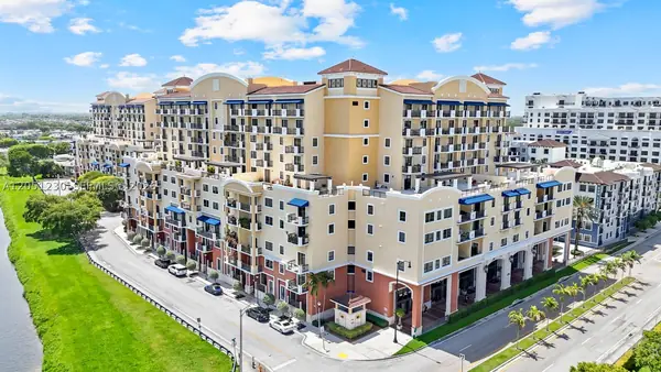 Colonnade at Dadeland SE in Miami, Florida