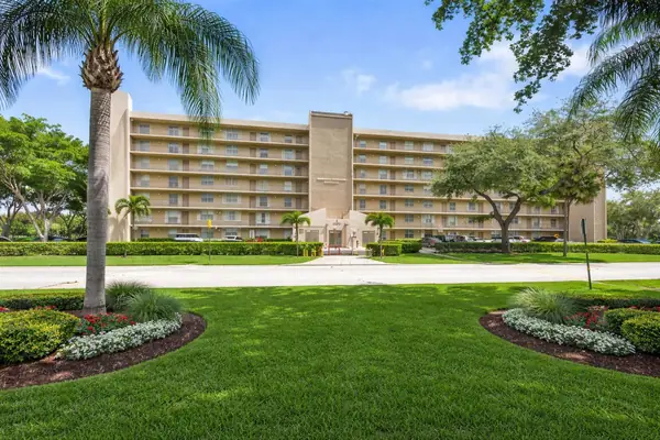 Waters Edge Towers, Deerfield Beach