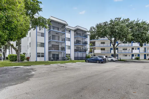 The Inverrary Country Club (6101 N Falls Cir Dr) in Lauderhill, Florida