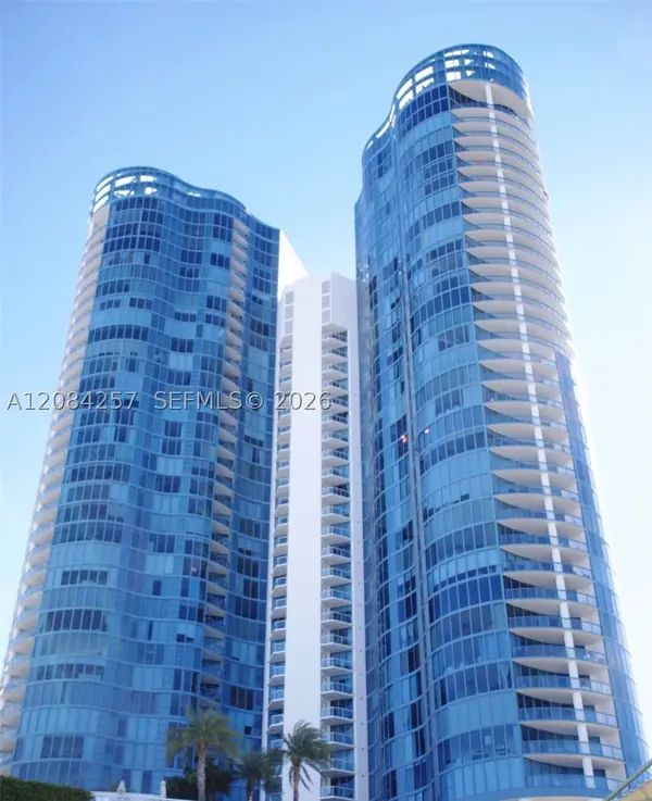 Las Olas River House
