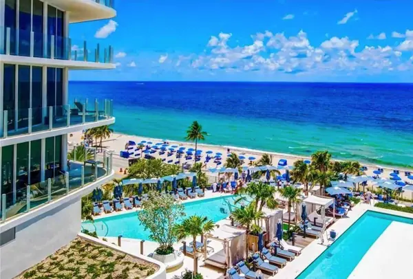Four Seasons (525 N Fort Lauderdale Beach Blvd)