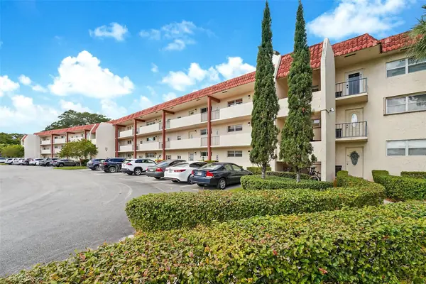 Hollybrook Golf (361 S Hollybrook Dr) in Pembroke Pines, Florida