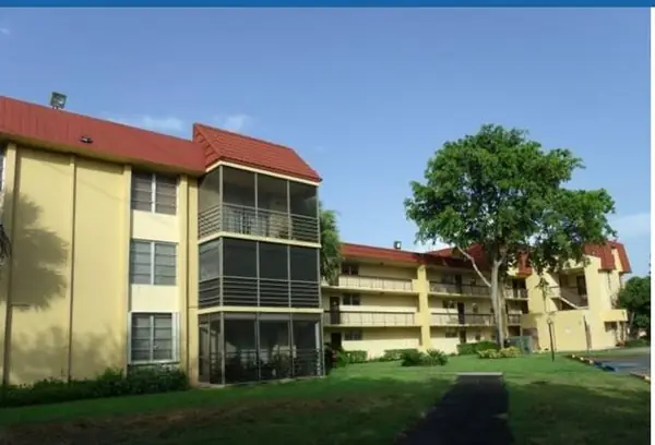 Foxcroft Apartments in Miramar, Florida