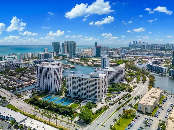 The Olympus Phase B, Hallandale Beach