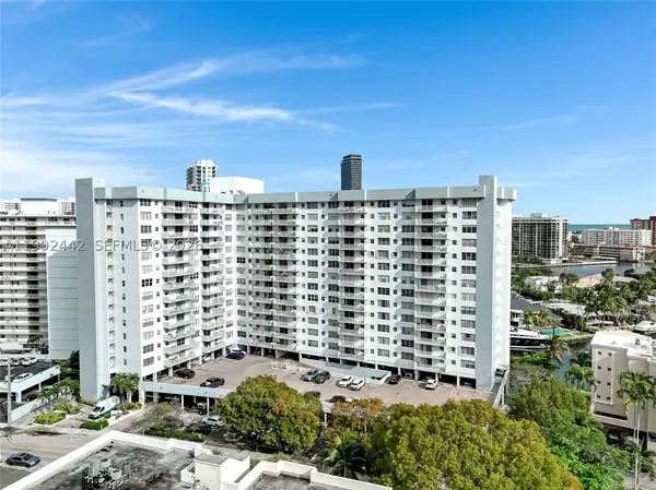 Golden Surf Towers