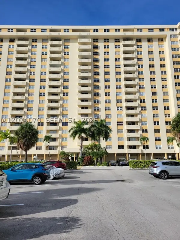 Plaza Towers North