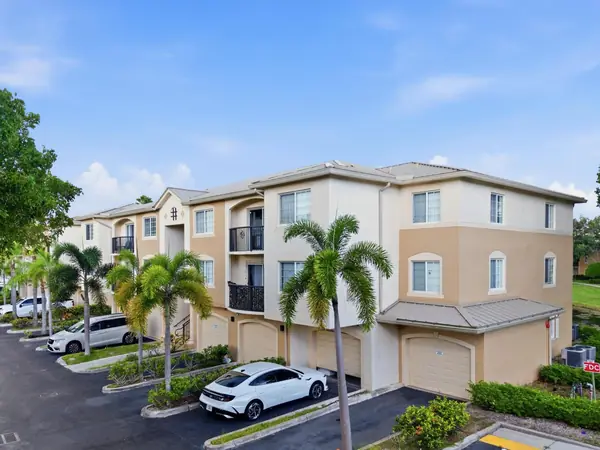 Grand View at Crestwood in Royal Palm Beach, Florida