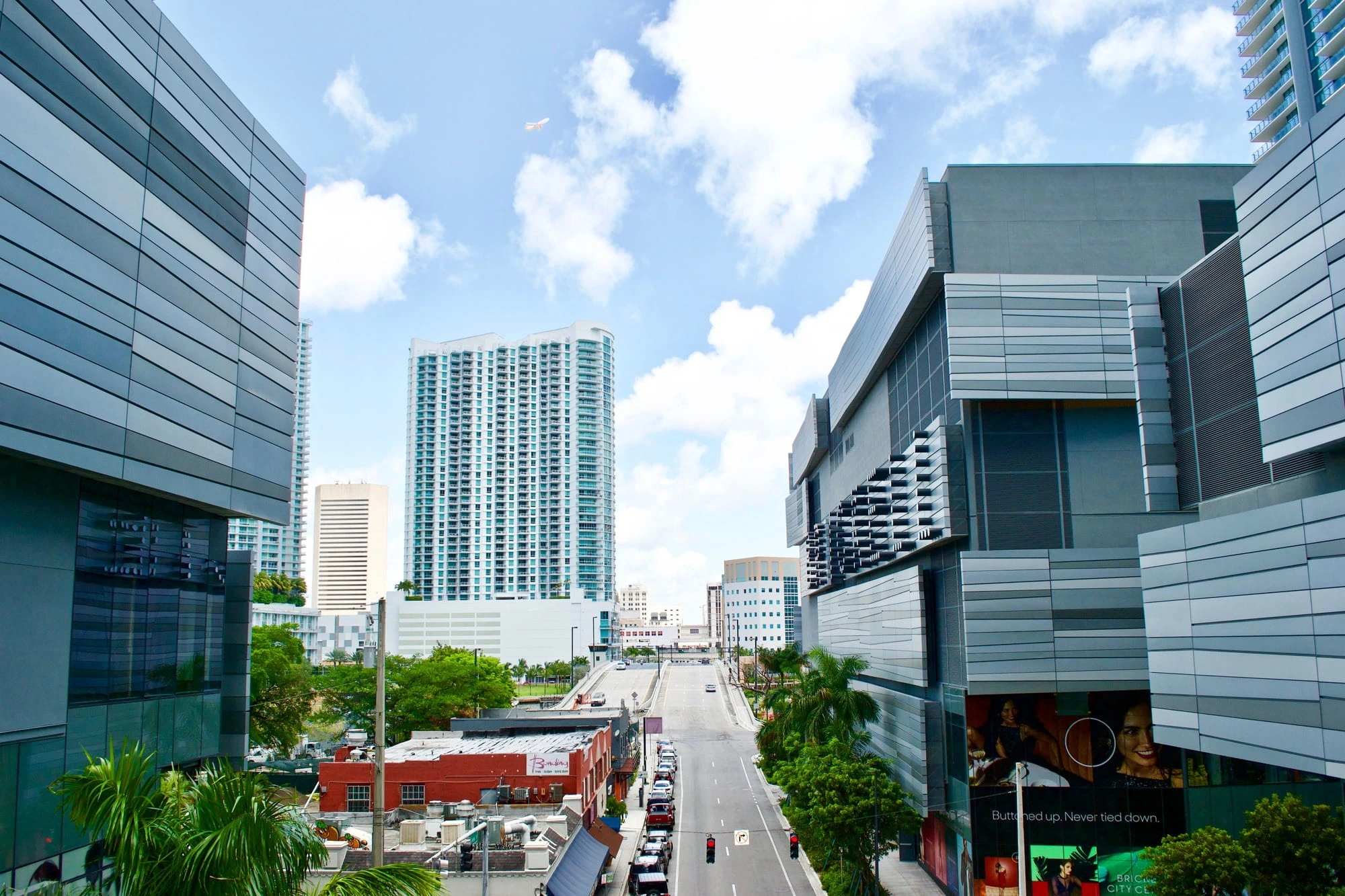 Edificios residenciales en Miami, una de las zonas más buscadas por compradores mexicanos para invertir