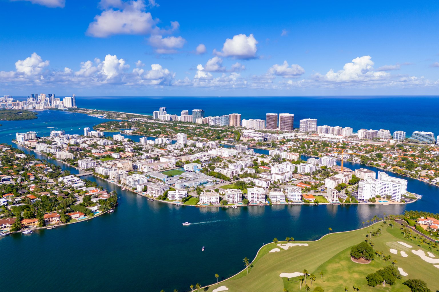 Bay Harbor Towers y Alana Bay Harbor Islands