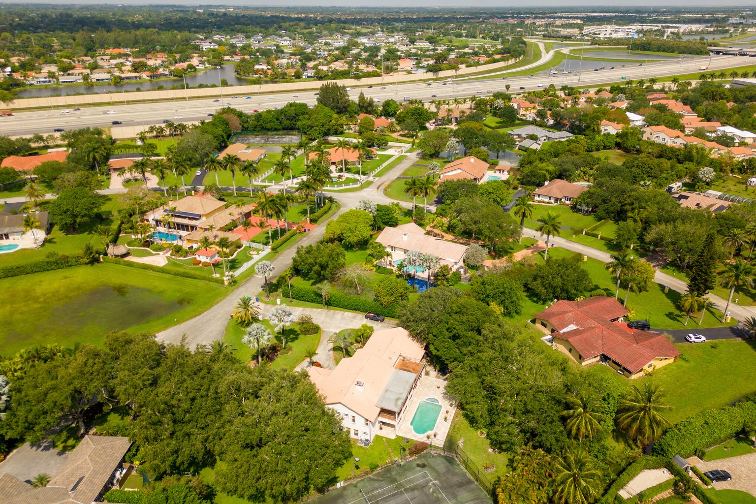 129 condominios activos, todos de reventa