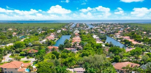 4 propiedades en Pinecrest por menos de 2 millones