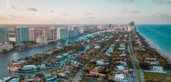 Eche un vistazo al estilo de vida en Sunny Isles Beach en la Florida